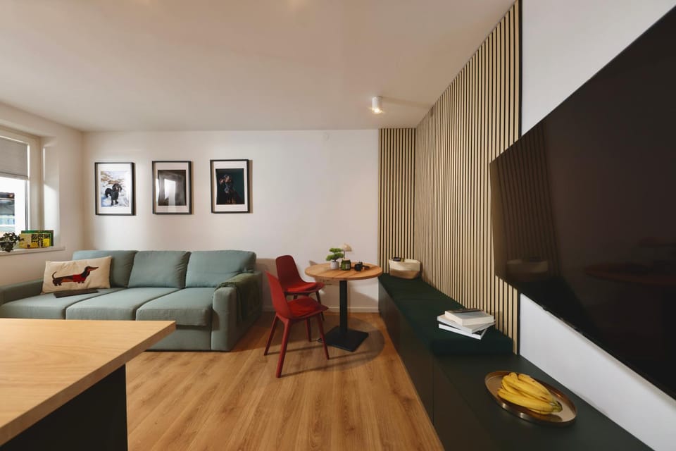 TV and multimedia, Living room, Dining area