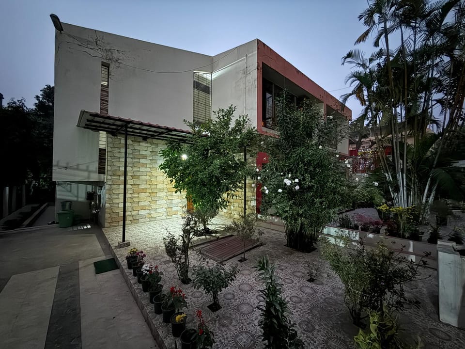 Property building, Day, Garden, Garden view