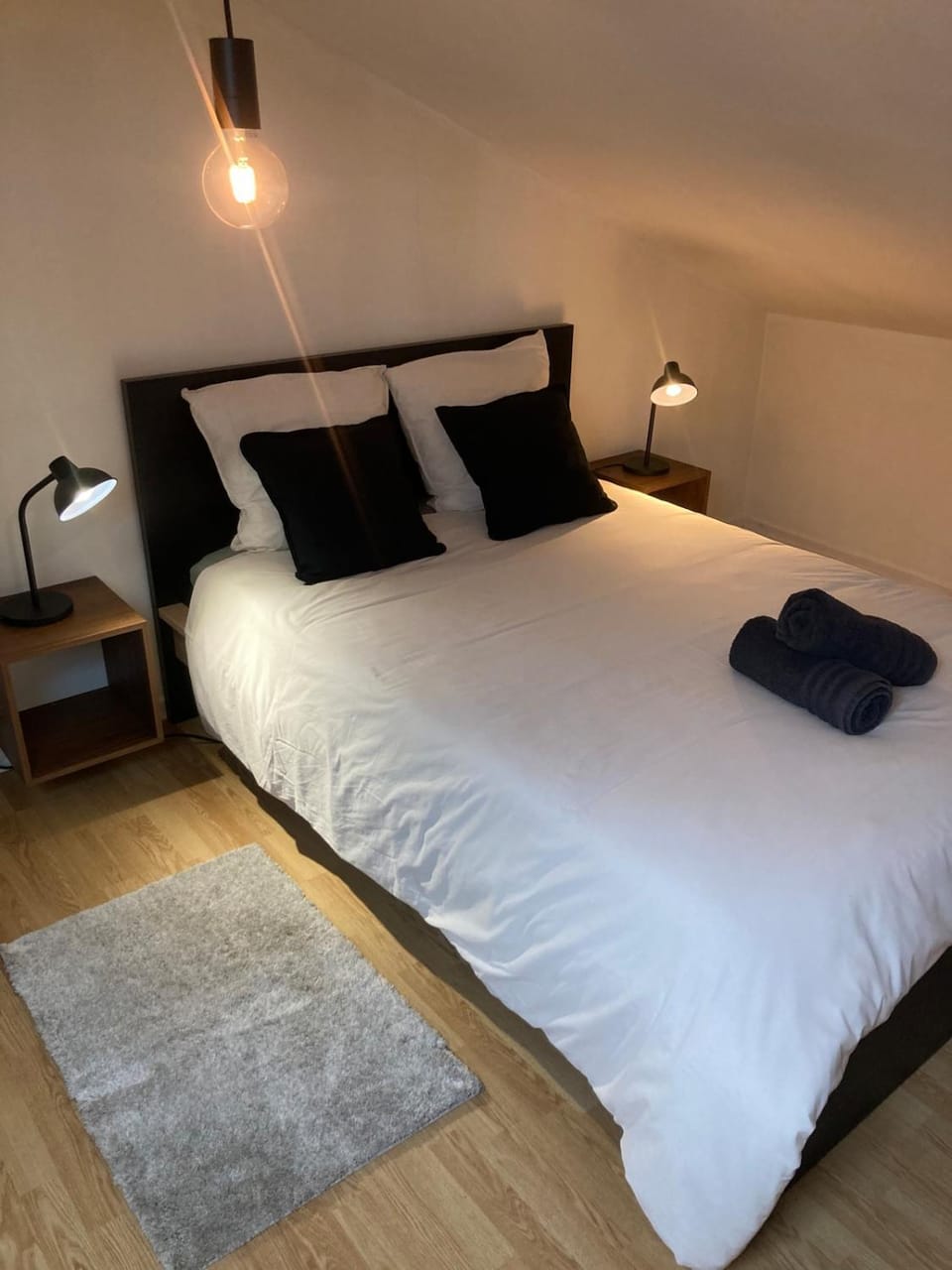 Bed, Photo of the whole room, Bedroom, towels