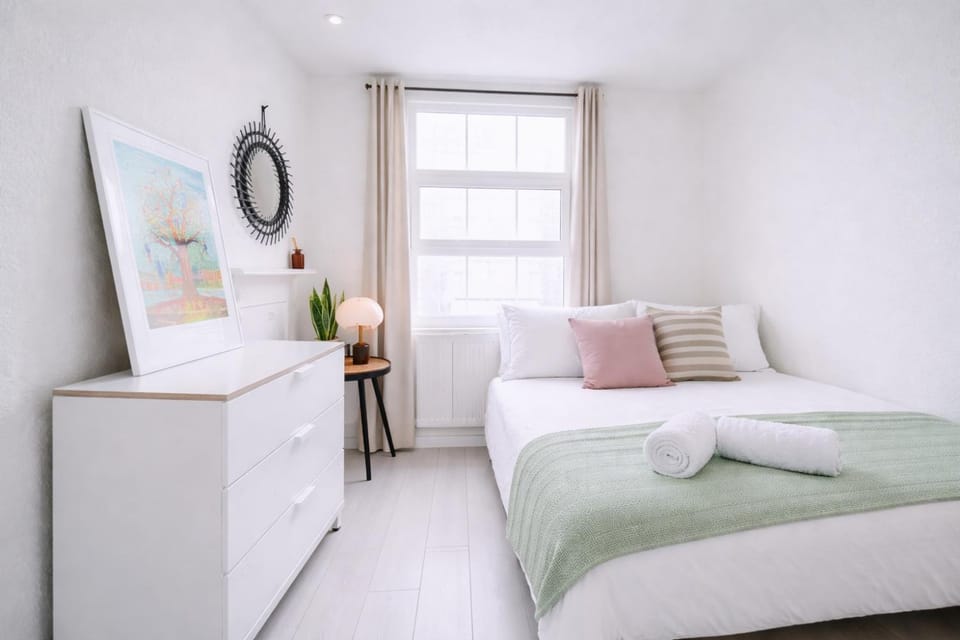 Marylebone Hideaway - Minutes to Paddington, Tube Station on Doorstep Apartment in City of Westminster