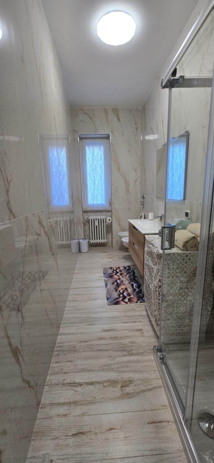 Shower, Bathroom
