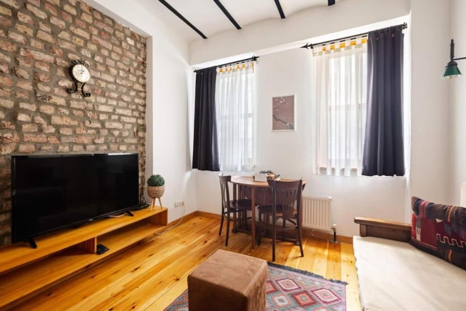 Charming 2BD2Bath Galata Tower Unique Home! #409 Apartment in Istanbul