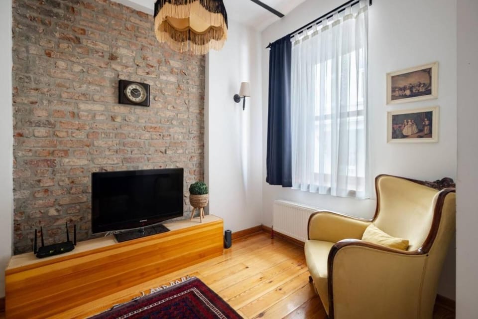Authentic Galata Tower Central 2BD2Bath Home #411 Apartment in Istanbul