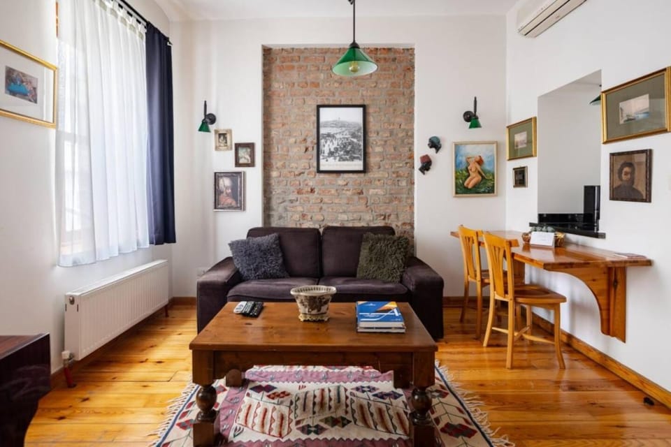 Authentic Galata Tower Central 2BD2Bath Home #411 Apartment in Istanbul
