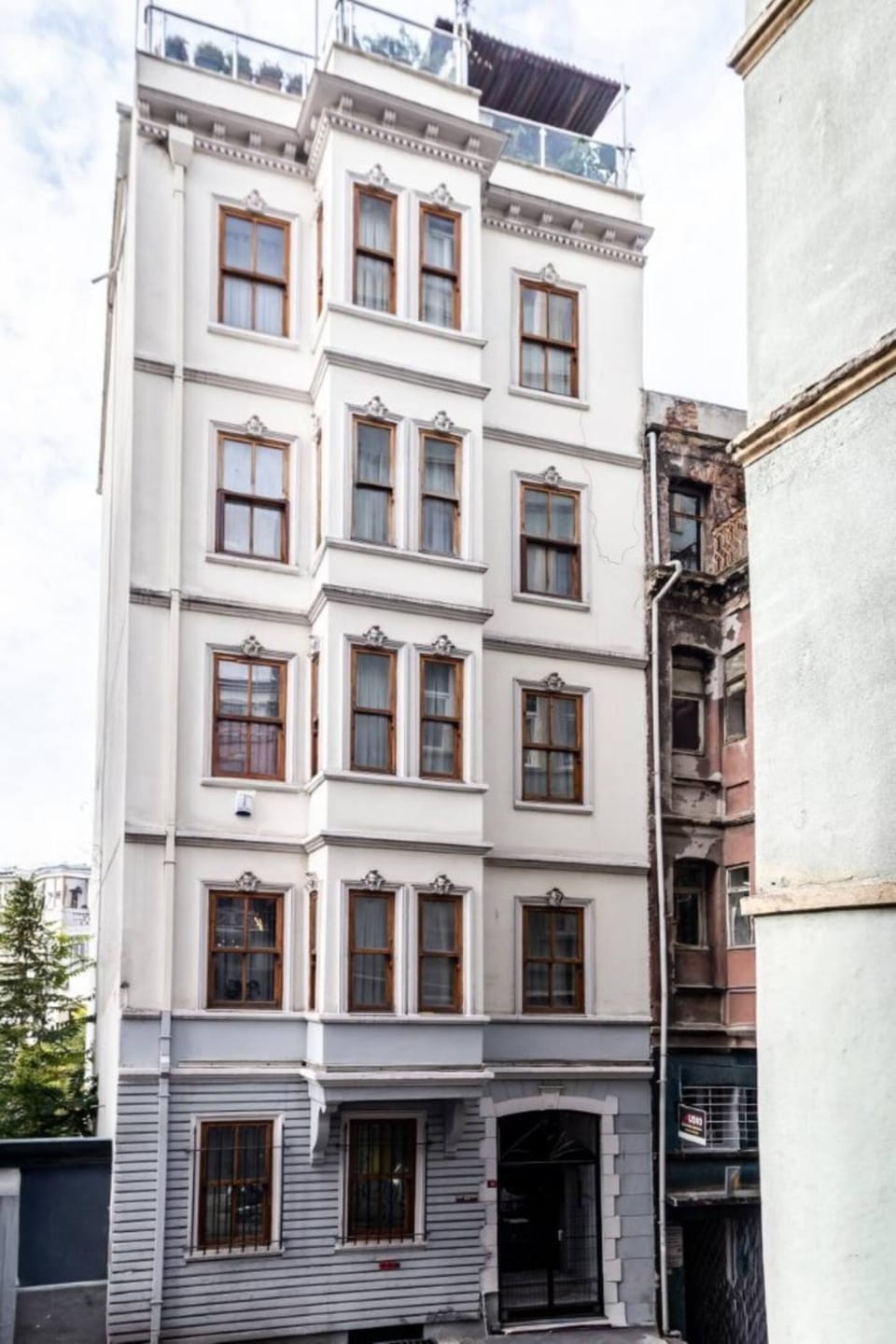 Cool Authentic 2BD2Bath Galata Tower Home! #413 Apartment in Istanbul