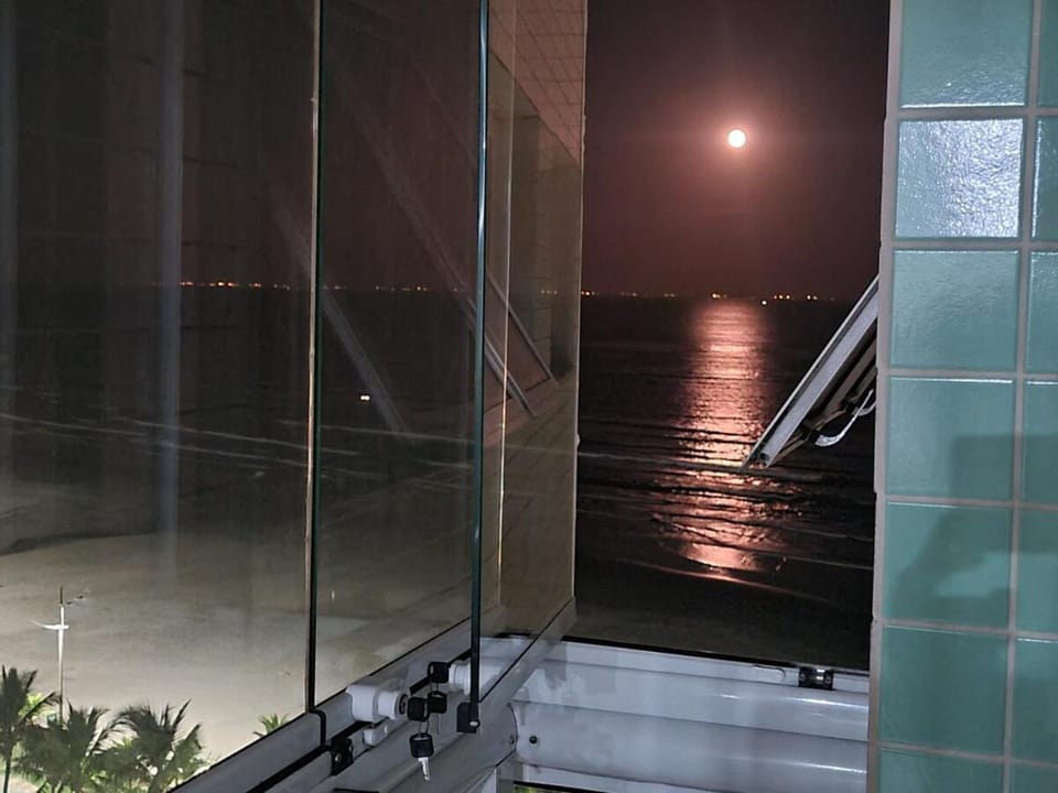 Apto novo pé na areia com piscina Apartment in State of São Paulo