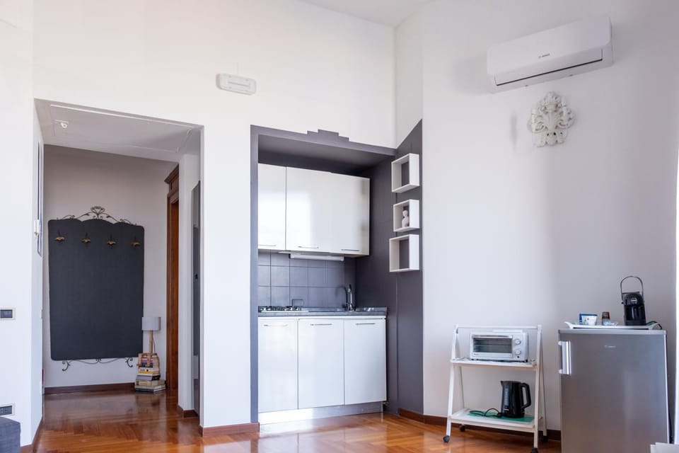 Coffee/tea facilities, Kitchen or kitchenette, oven, kitchen, kitchen