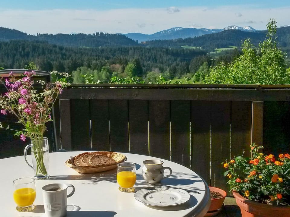 View (from property/room), Balcony/Terrace, Mountain view