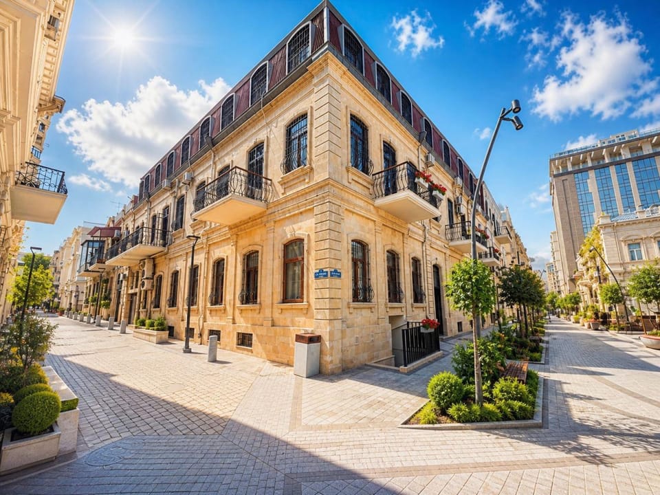 Property building, Facade/entrance, Day, City view, Street view, Location
