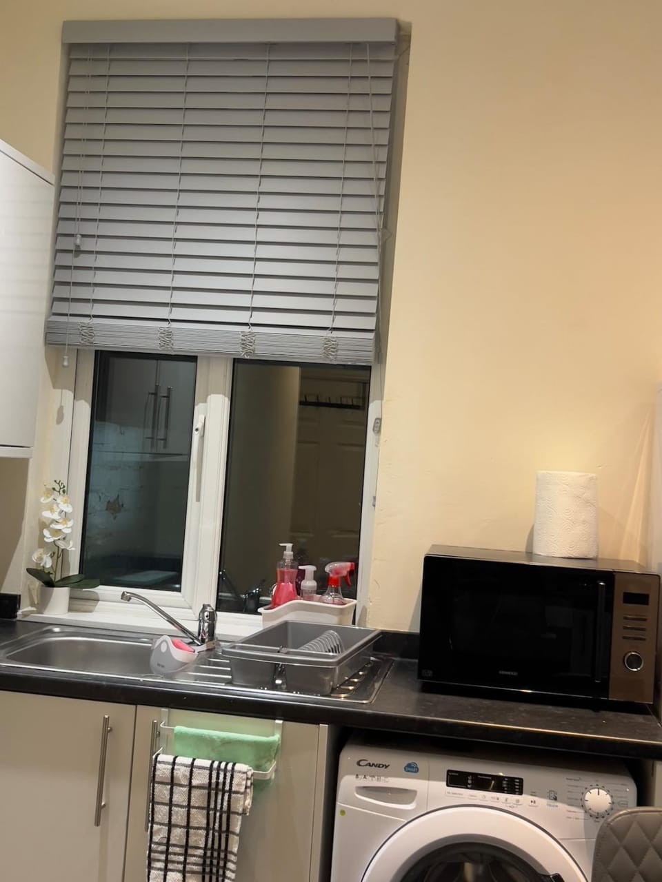 Cozy 2Bed Home Train, highway & Free Parking House in Stoke-on-Trent