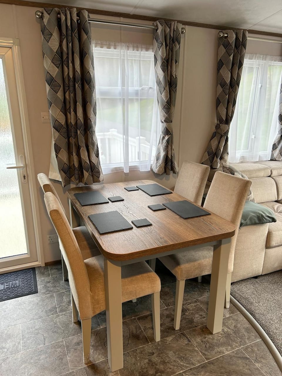 Annas Escape Burnside Moray Apartment in Scotland