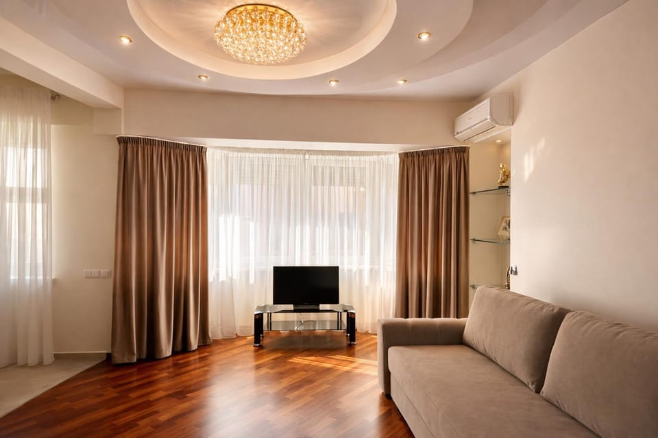 TV and multimedia, Seating area, air conditioner
