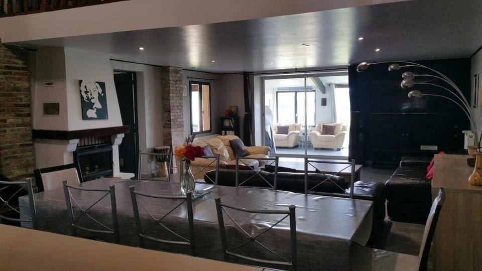 Gîte 8 personnes avec piscine House in Occitanie