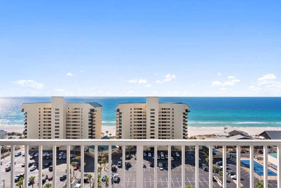 Beach-Ready Resort Condo! Pools & Walk to Beach by Dolce Vita Getaways Apartment in Panama City Beach