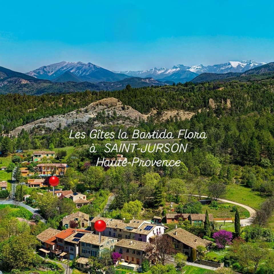 Nearby landmark, Neighbourhood, Natural landscape, Bird's eye view, Golfcourse, View (from property/room), Landmark view, Mountain view