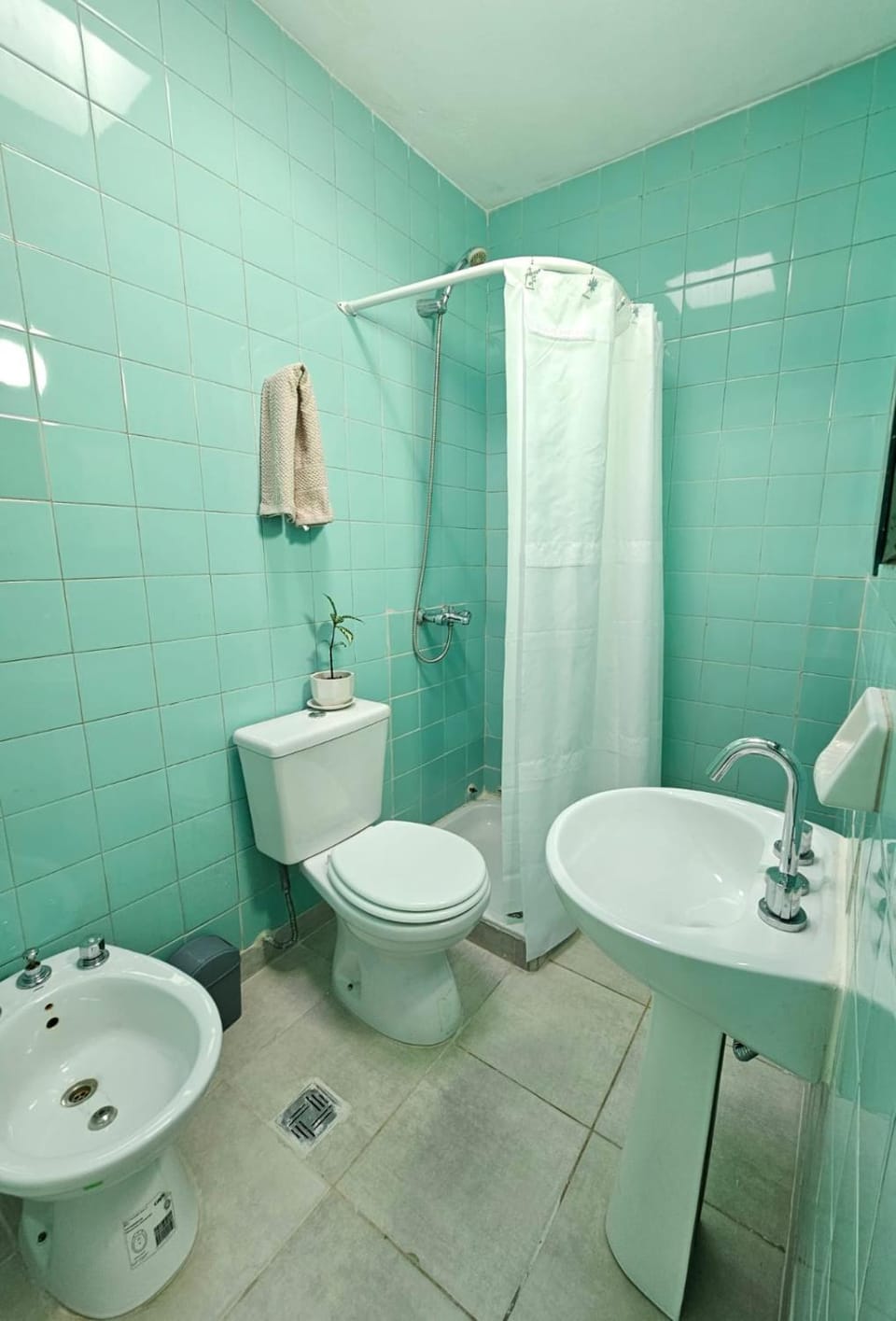Shower, Toilet, Bathroom, bidet, towels