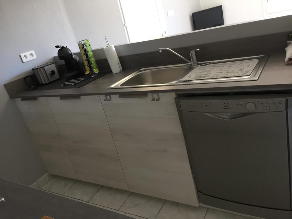 Rez de jardin d'une villa Apartment in Zonza