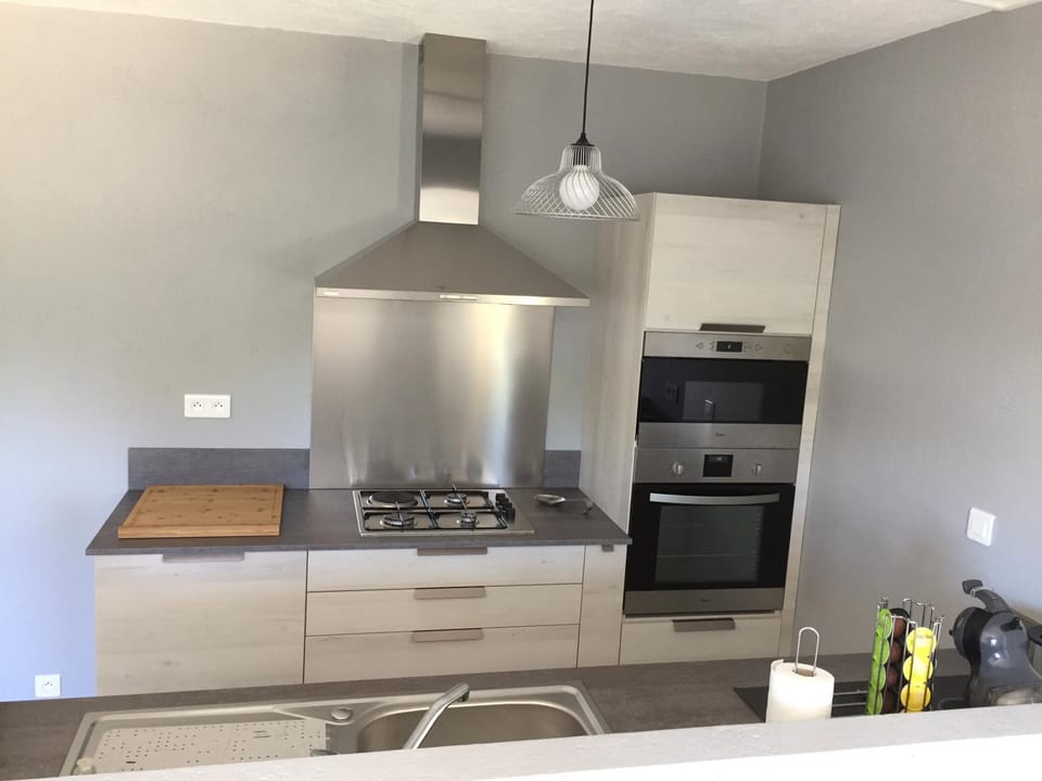 Rez de jardin d'une villa Apartment in Zonza