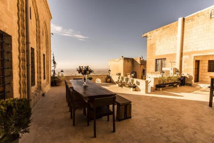 Property building, Day, View (from property/room), Balcony/Terrace, Seating area, Dining area