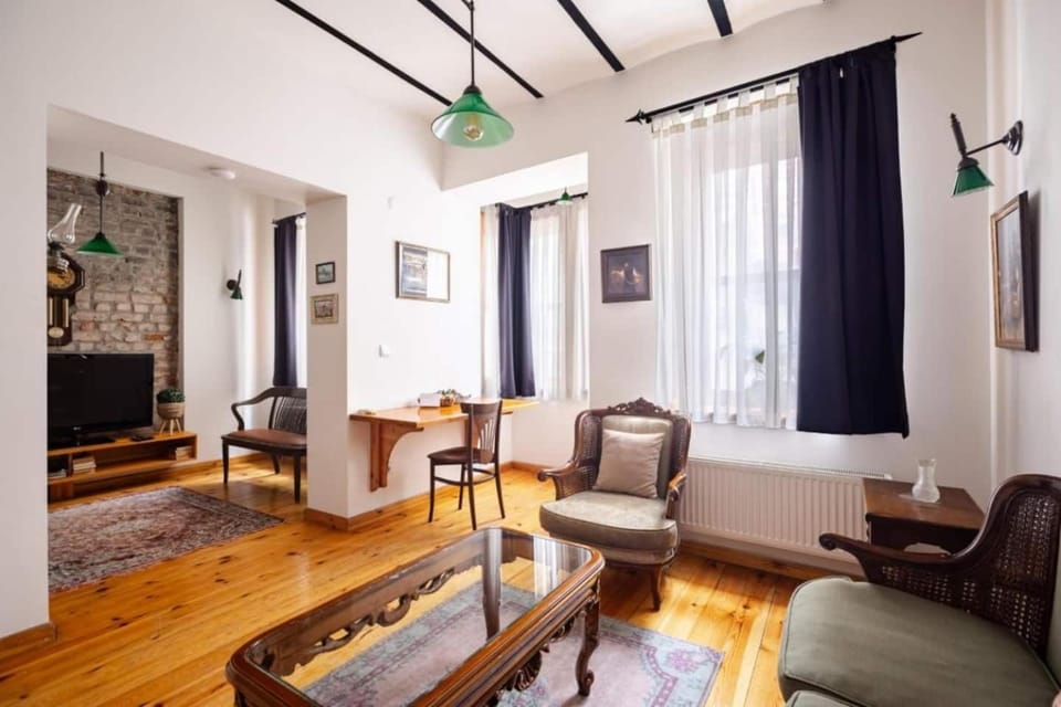 Cozy Intimate 2BD2Bath Galata Tower Home! #410 Apartment in Istanbul
