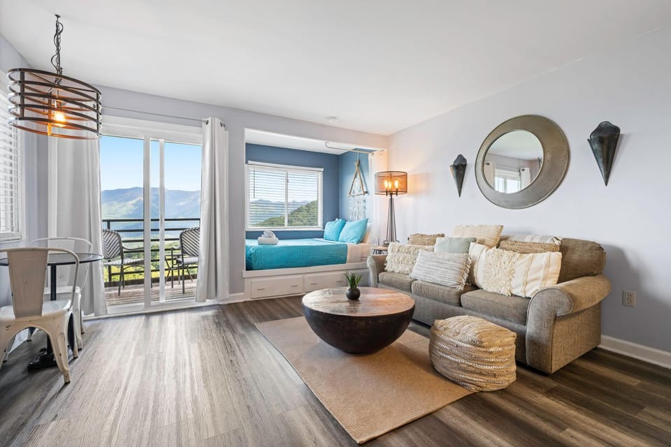 Bed, Balcony/Terrace, Living room, Dining area