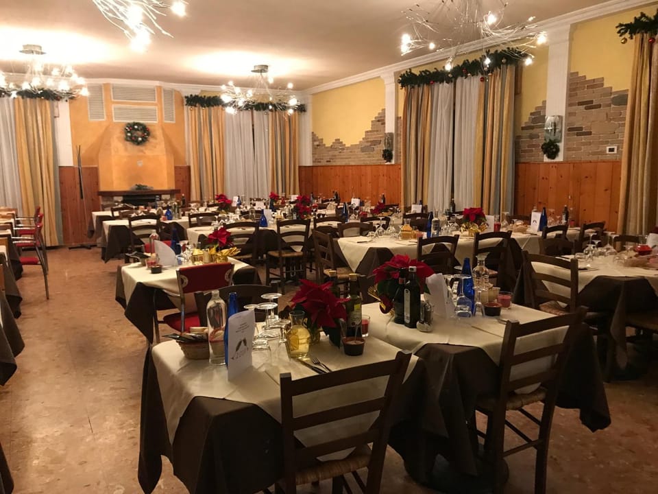 Restaurant/places to eat, Restaurant/places to eat