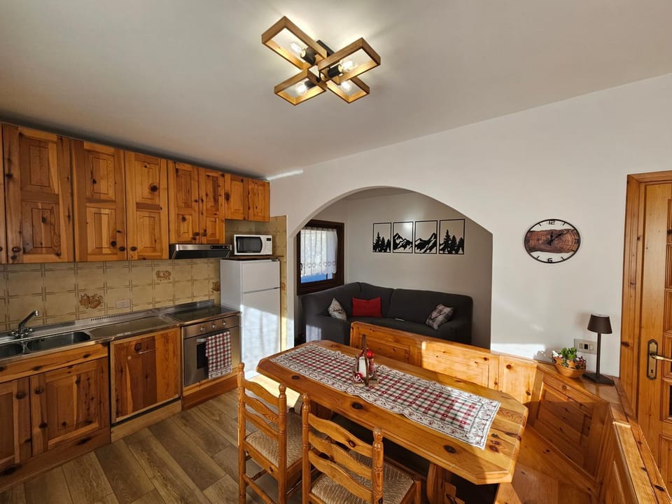 Communal lounge/ TV room, Kitchen or kitchenette