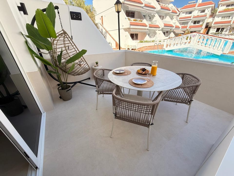 Patio, Balcony/Terrace, Dining area, Pool view, Swimming pool