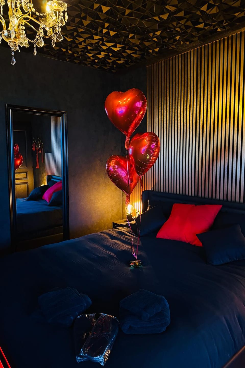 Suite BlackSensuelle Apartment in Normandy