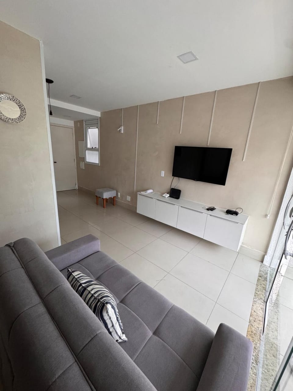 TV and multimedia, Living room, Seating area, Evening entertainment