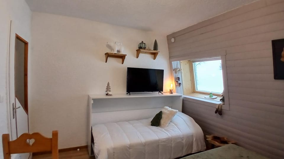 L ourson Apartment in Geneva