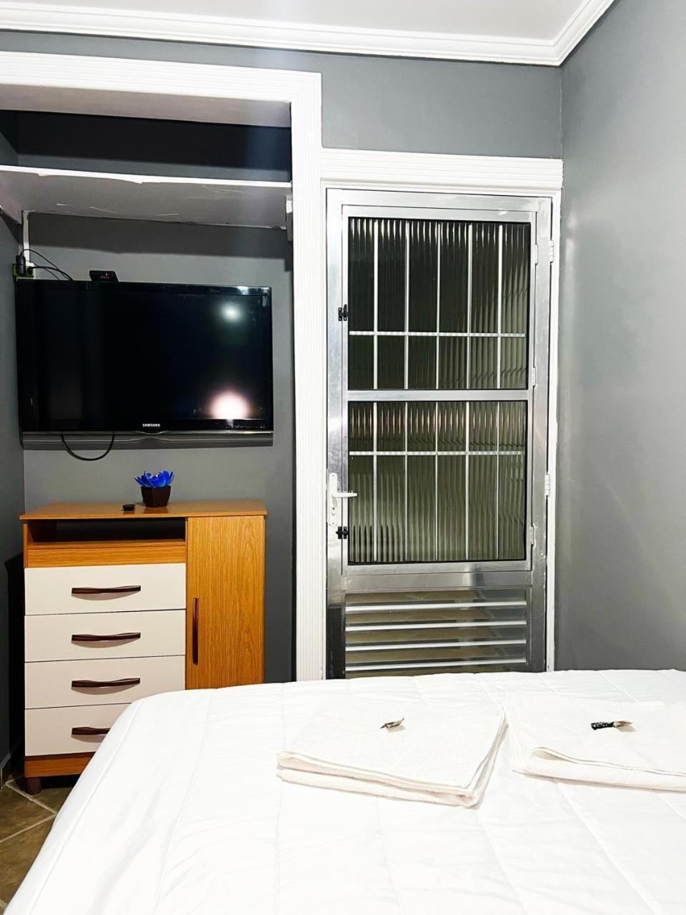 Hostel Anprado #3 Kit café incluso, Próx-Aeroporto de Guarulhos Hotel in Guarulhos