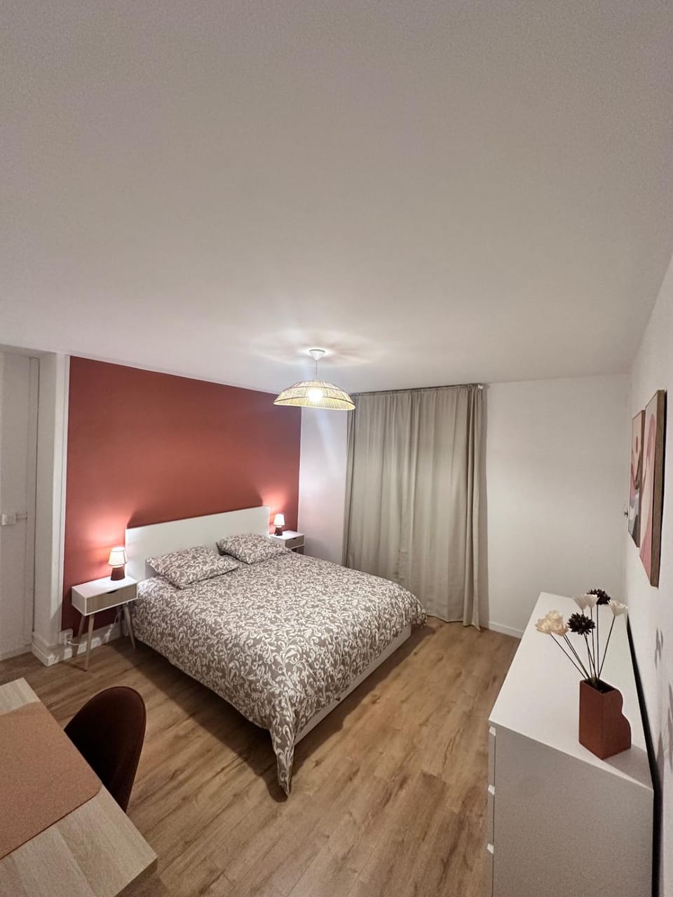 Photo of the whole room