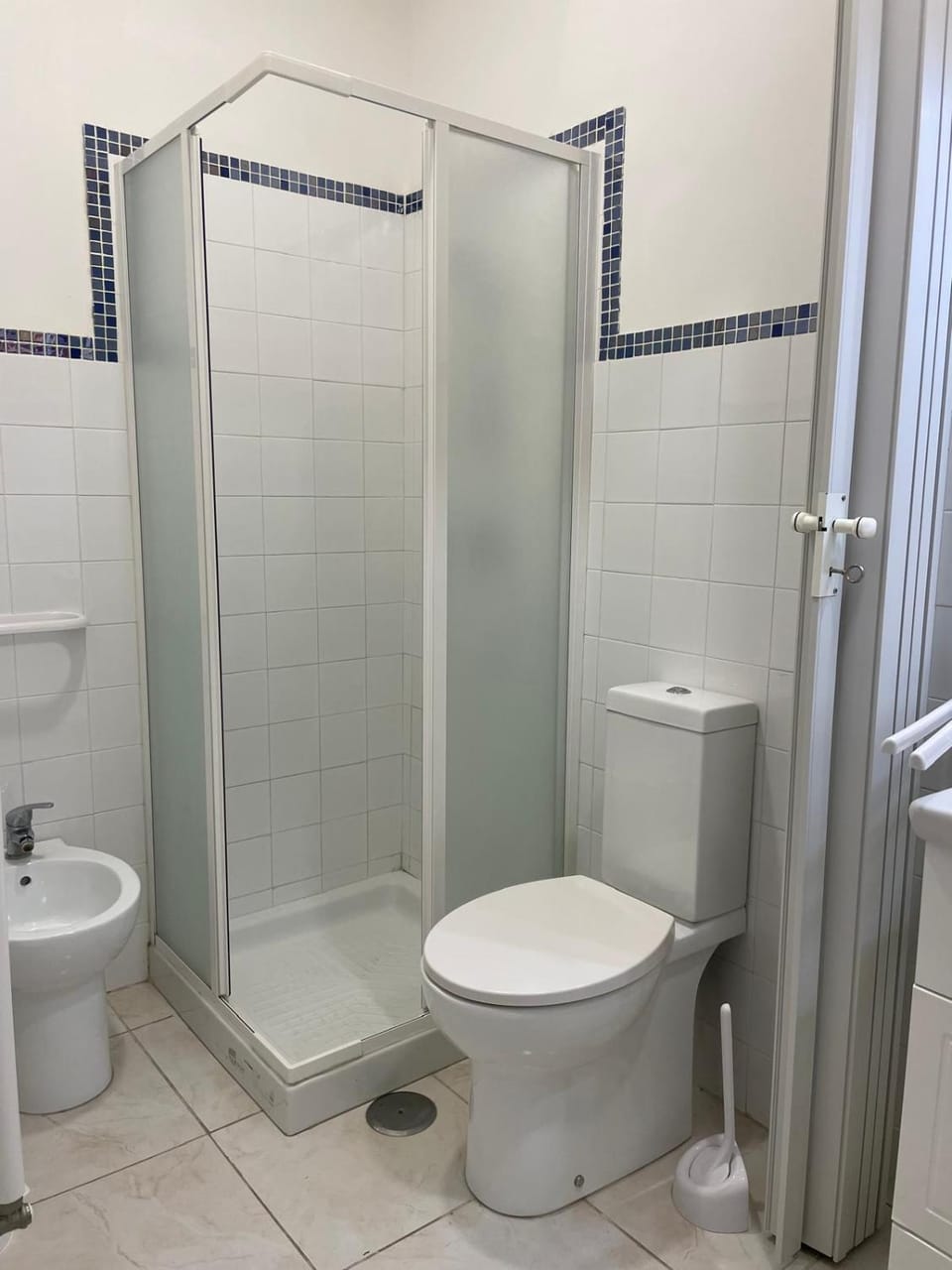 Shower, Toilet, bidet