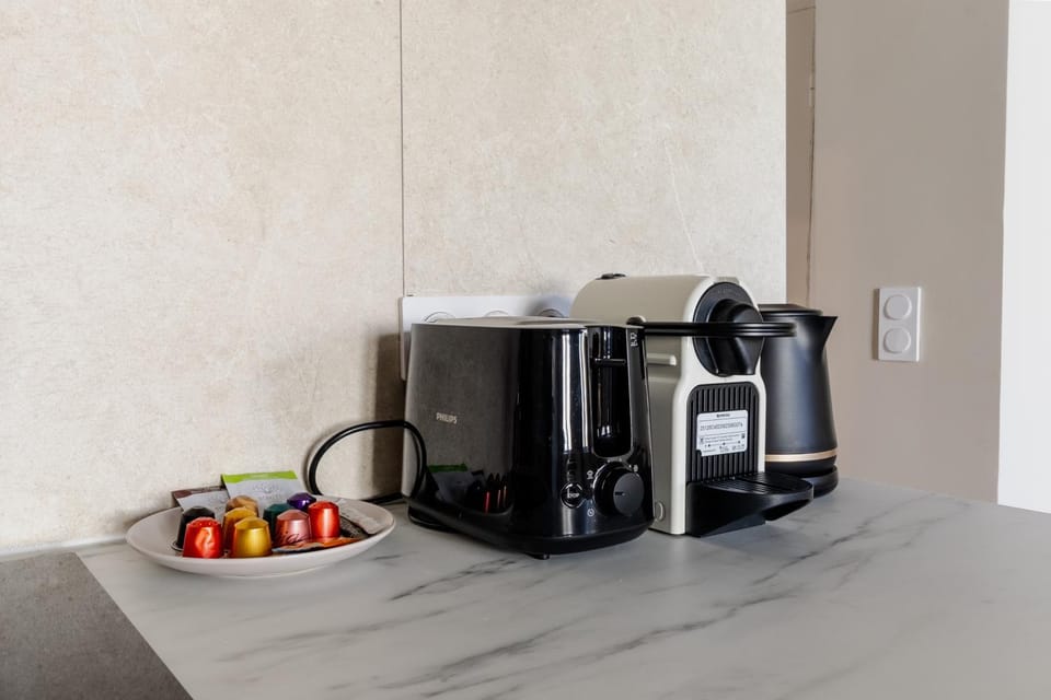 Coffee/tea facilities, toaster