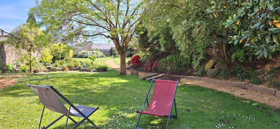 Appart modern'-jardin-terrasse-centre Mayenne Apartment in Pays de la Loire