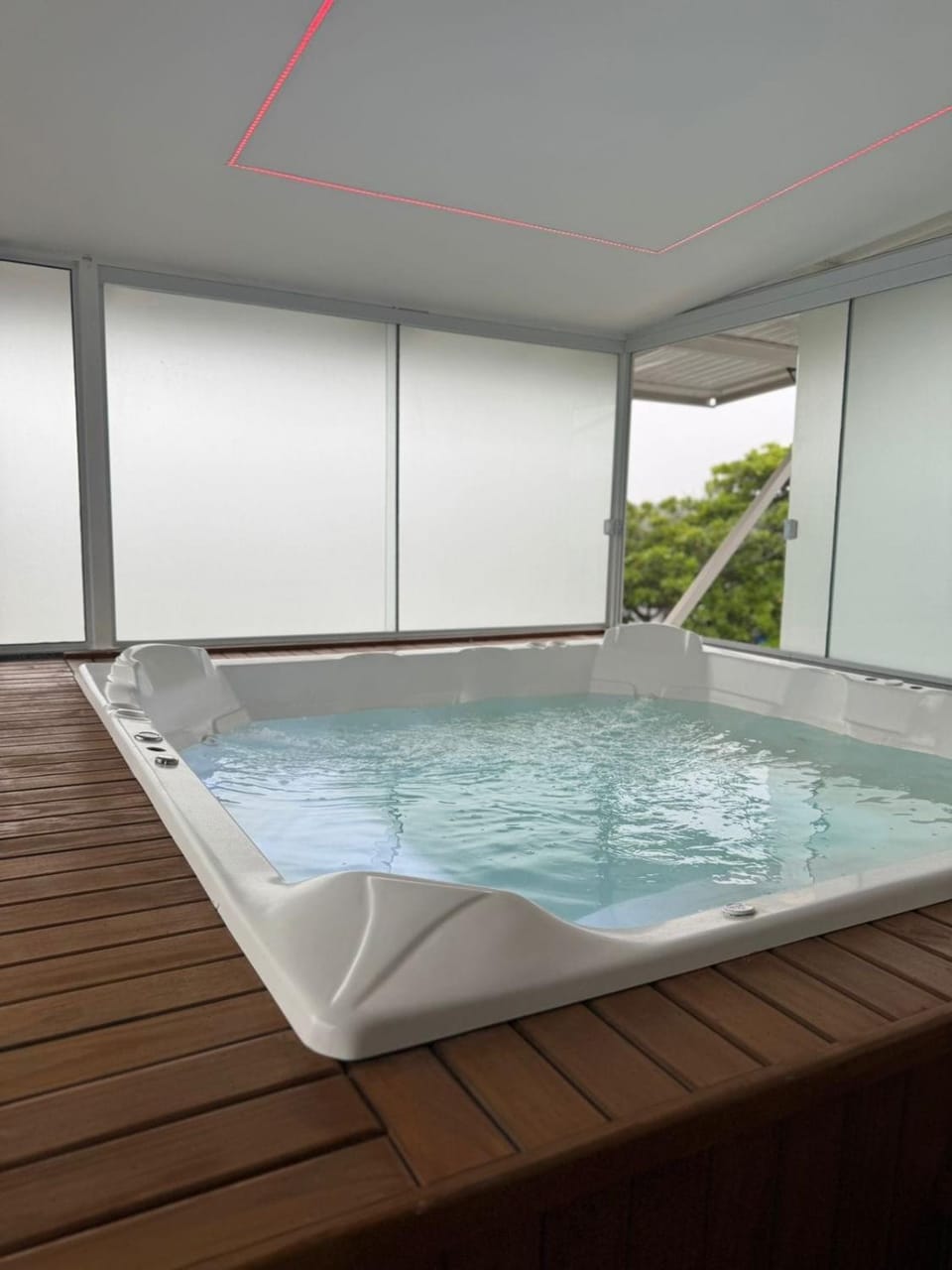 Hot Tub, Bath