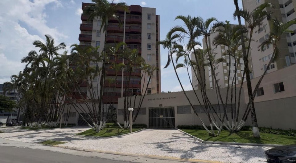 Property building, View (from property/room), Street view, Parking