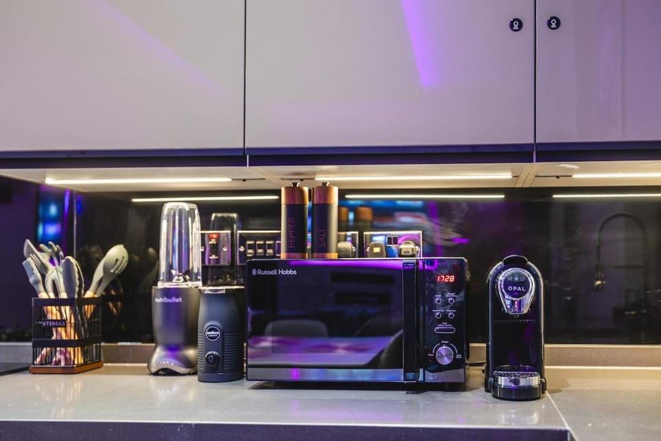 Coffee/tea facilities, microwave, kitchen