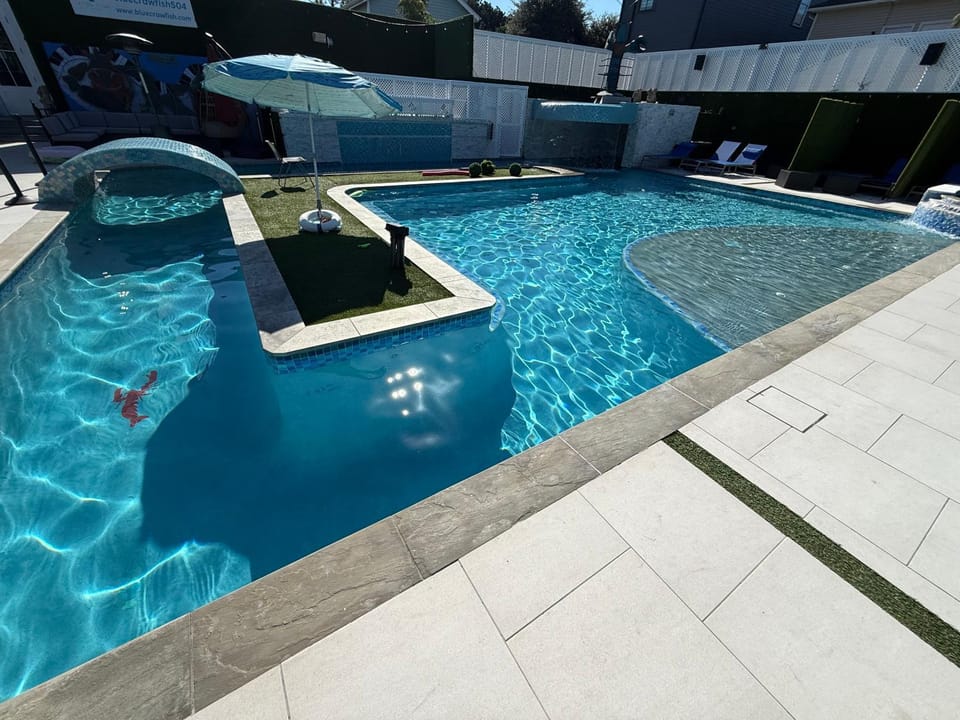 Swimming pool