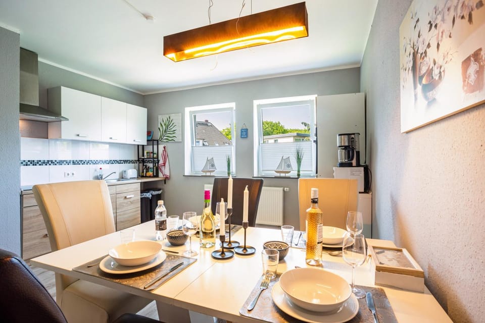 Property building, Kitchen or kitchenette, Living room