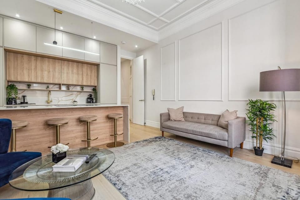 Living room, Seating area, kitchen