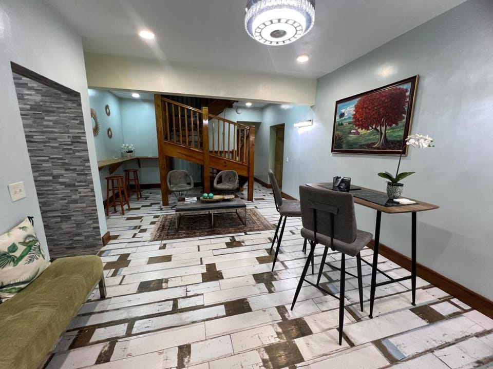 Property building, Communal lounge/ TV room, Decorative detail, furniture