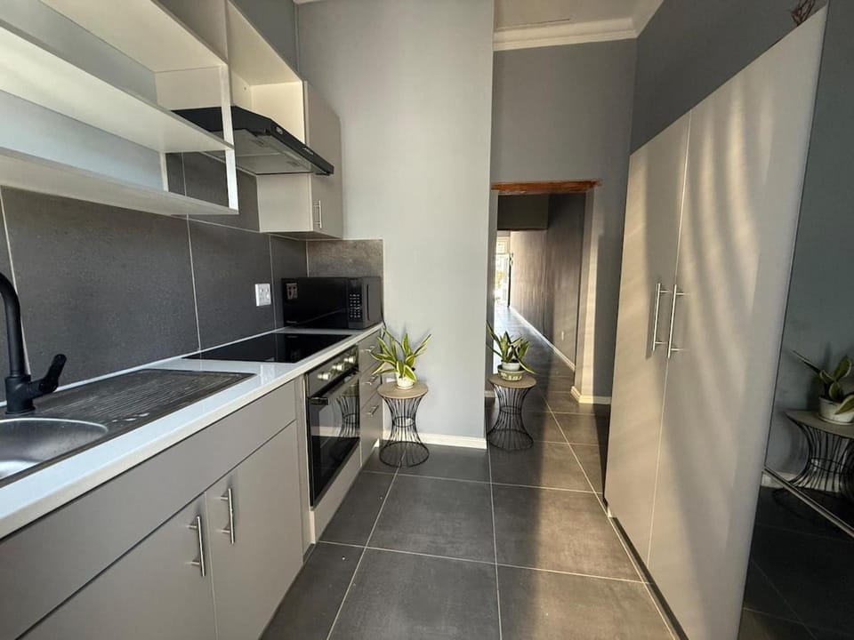 Entire 4-Bedroom House in Observatory House in Cape Town