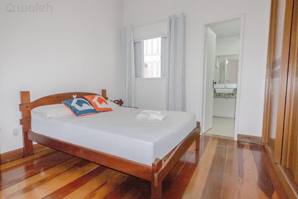 Bed, View (from property/room), Photo of the whole room, Bedroom