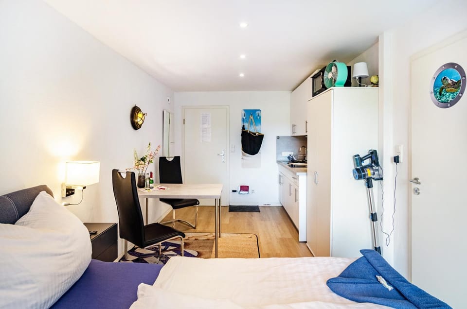 Property building, Living room, Bedroom