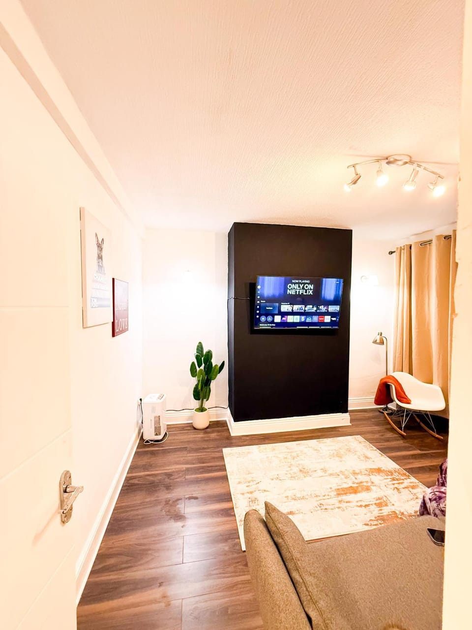 Communal lounge/ TV room