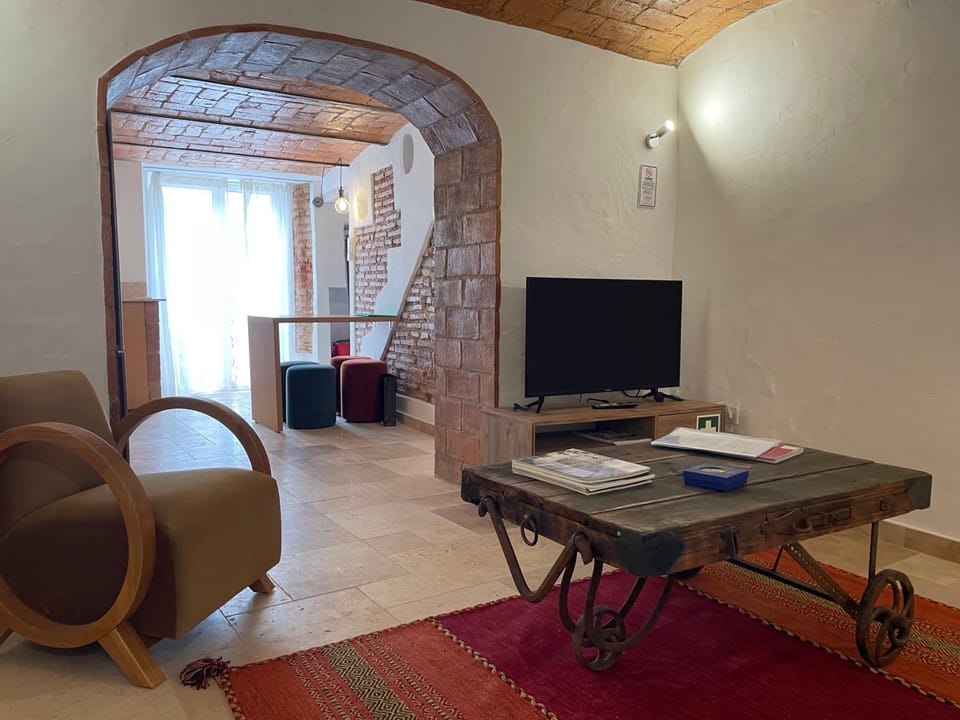 TV and multimedia, Living room, Seating area