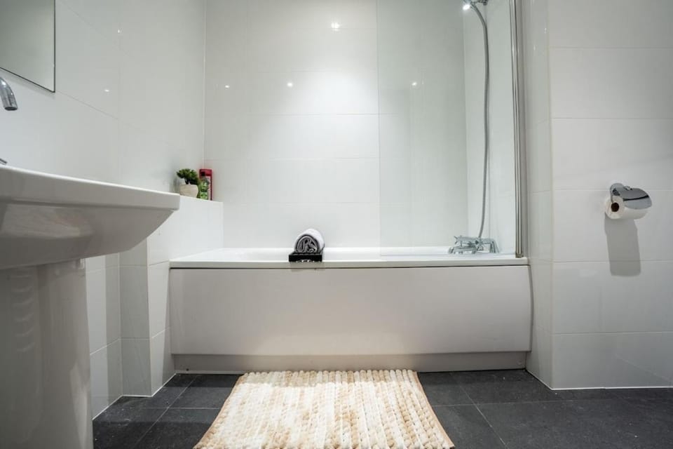 Stylish London 1BR - Sleeps 6 Apartment in London Borough of Southwark