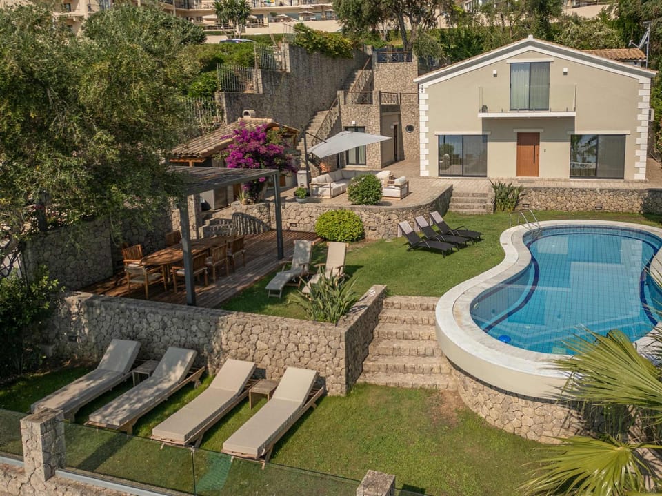 Property building, Day, Garden, Garden view, Pool view, Swimming pool, sunbed